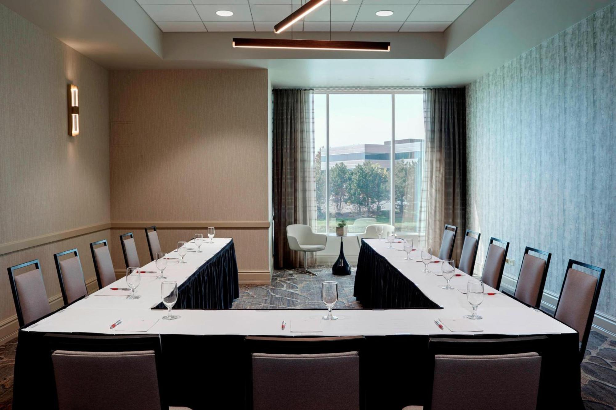 Chicago Marriott Southwest At Burr Ridge Hotel Eksteriør billede