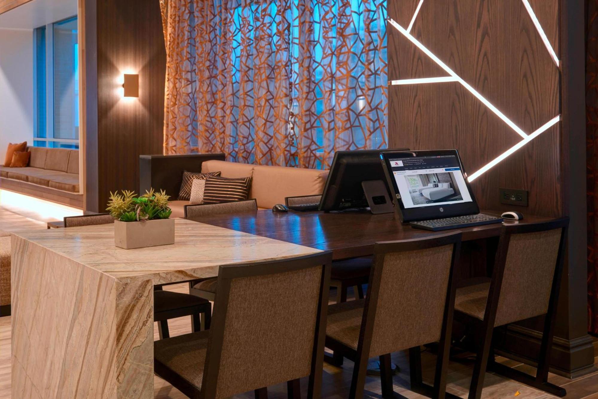 Chicago Marriott Southwest At Burr Ridge Hotel Eksteriør billede